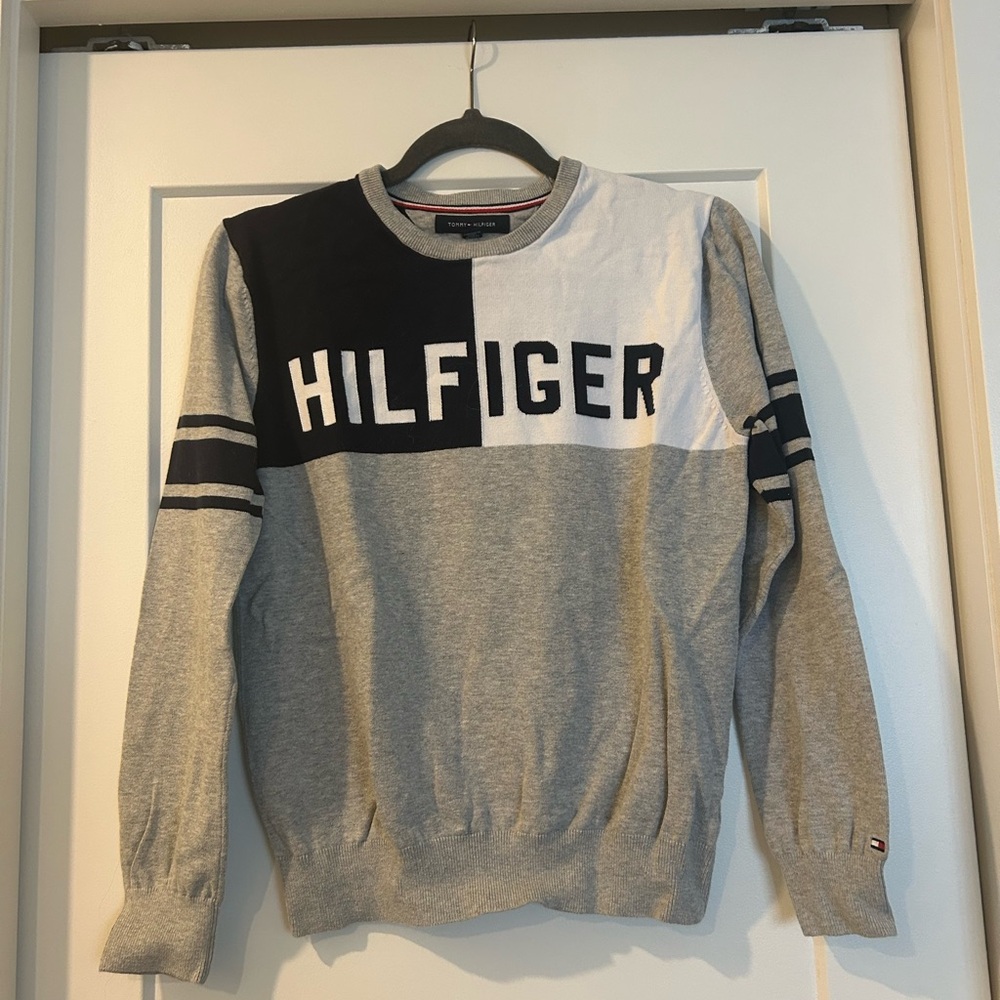 Tommy Hilfiger Gray and Navy Crewneck Sweater